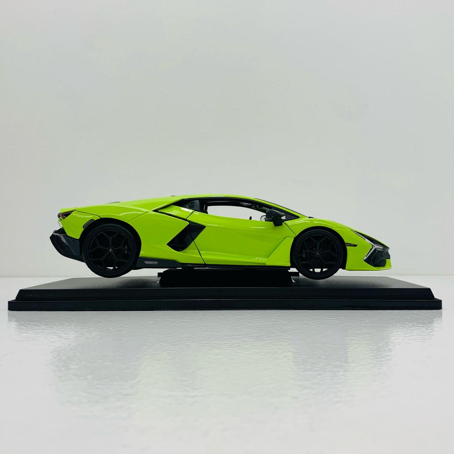 【中古】 Lamborghini Revuelto(ライトグリーン) 1/18 SC ミニカ