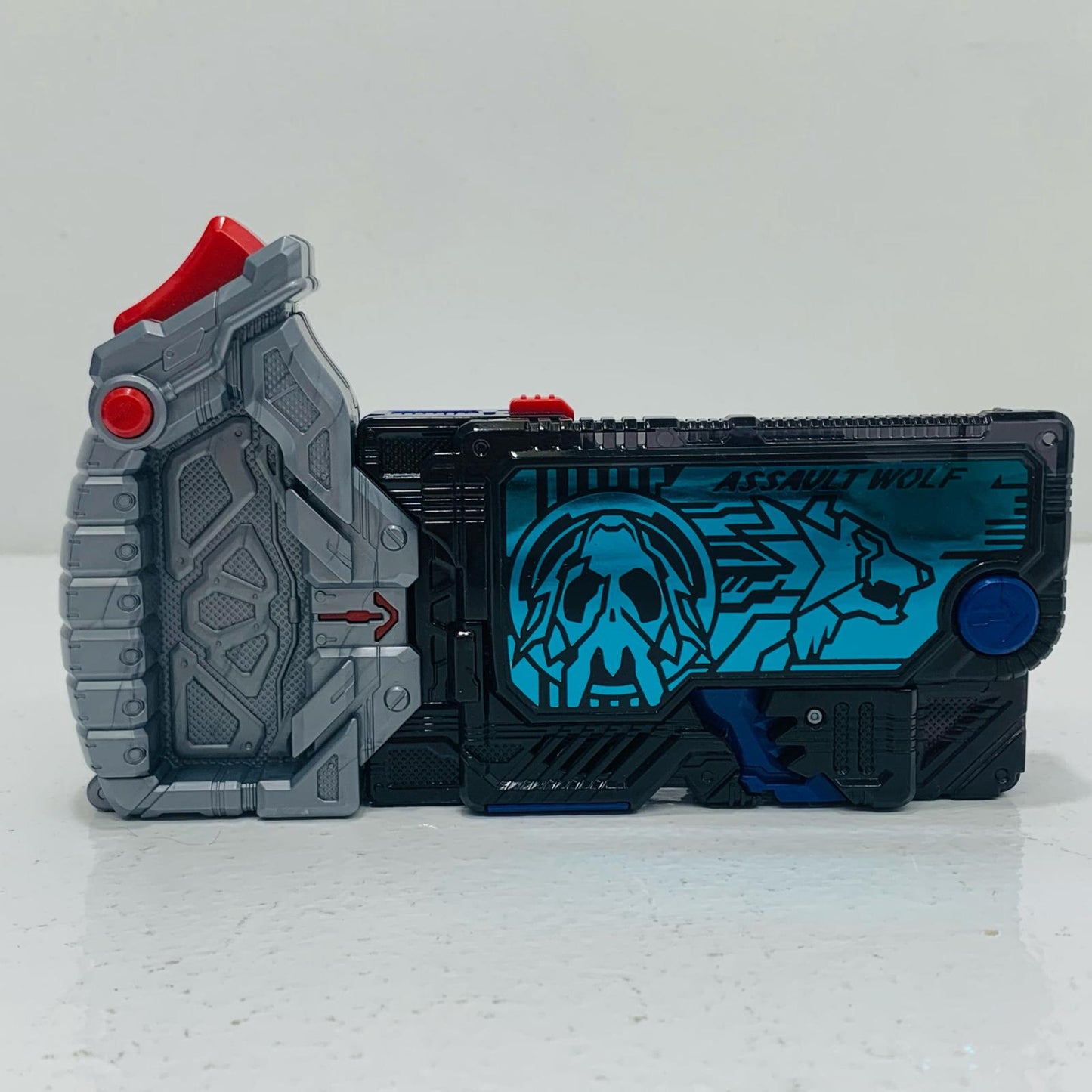 【中古】 DXアサルトウルフプログライズキー「仮面ライダーゼロワン」
