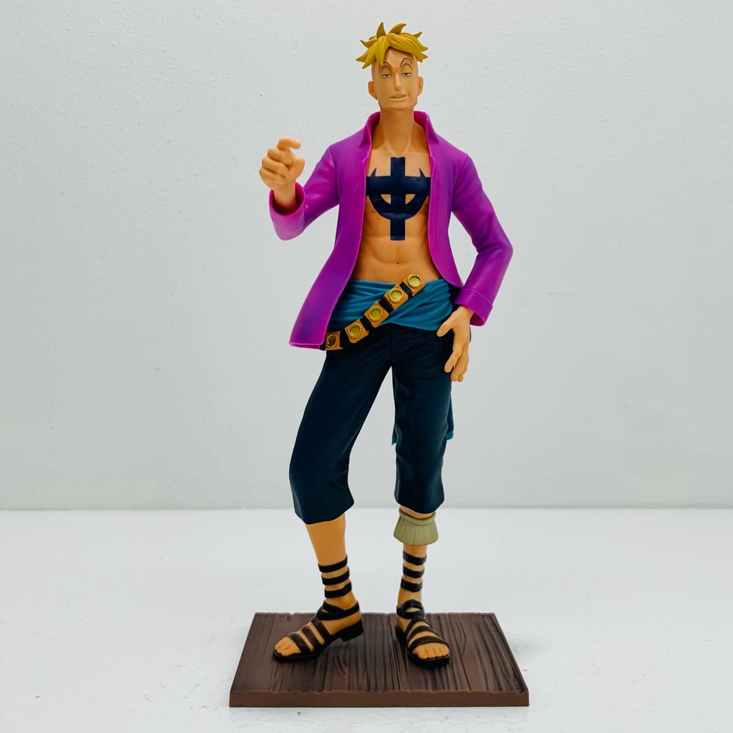 【中古】 'B賞マルコMASTERLISEEXPIECE「白ひげ海賊団~オヤジと息子たち~/一番くじワンピース」' ワンピース フィギュア マルコMASTERLISEEXPIECE 一番くじ B賞 64475【フィギュア】【飾磨店】