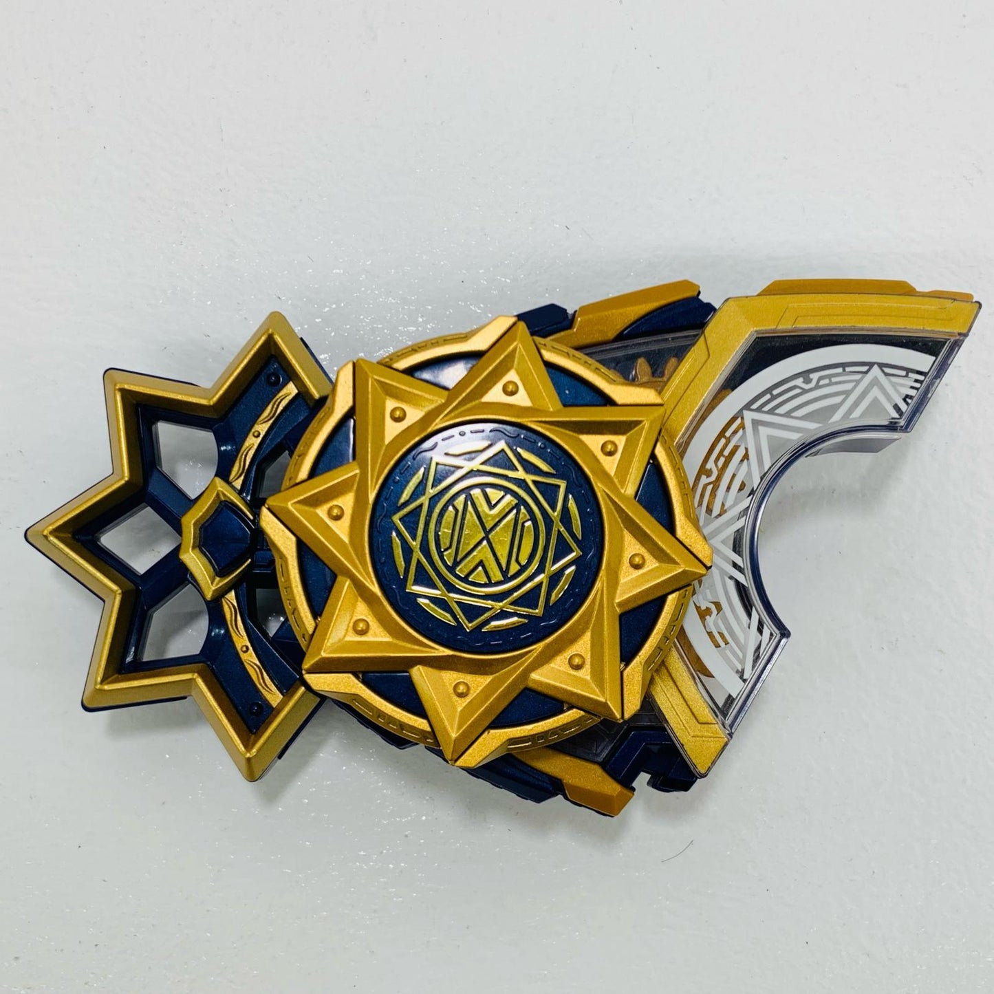 【中古】 'DXファンタジーレイズバックル「仮面ライダーギーツ」プレミアムバンダイ限定'