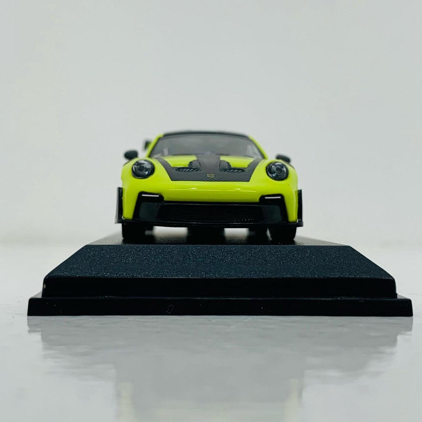 【中古】 Porsche 911(992) GT3 RS(アシッドグリーン) 1/64 ミニ