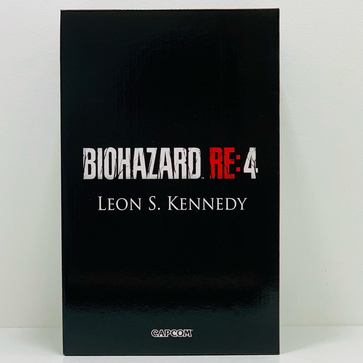 【中古】 レオン・S・ケネディ 「PS4/PS5ソフト BIOHAZARD RE:4 COLLECTOR’S EDITION」【フィギュア】
