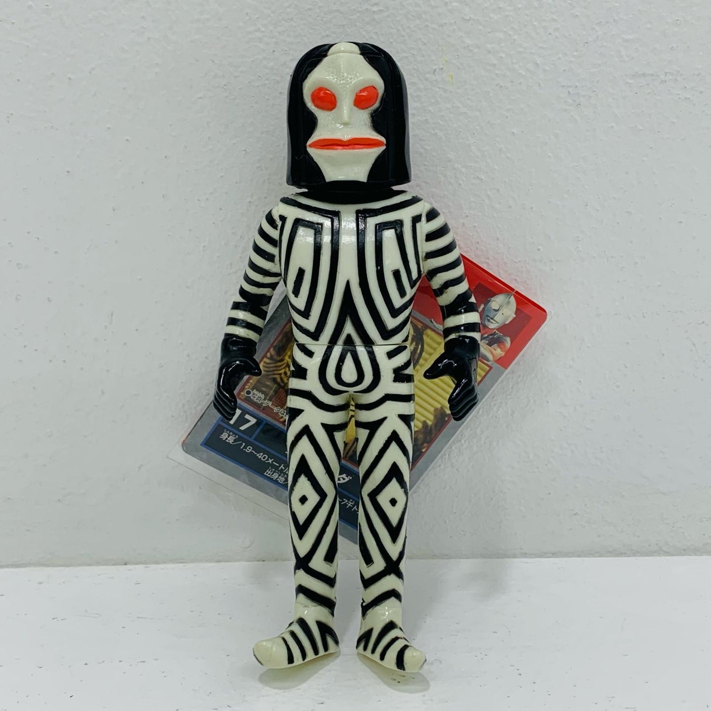 【中古】 三面怪人 ダダ(A) ウルトラ怪獣シリーズ 17【フィギュア】