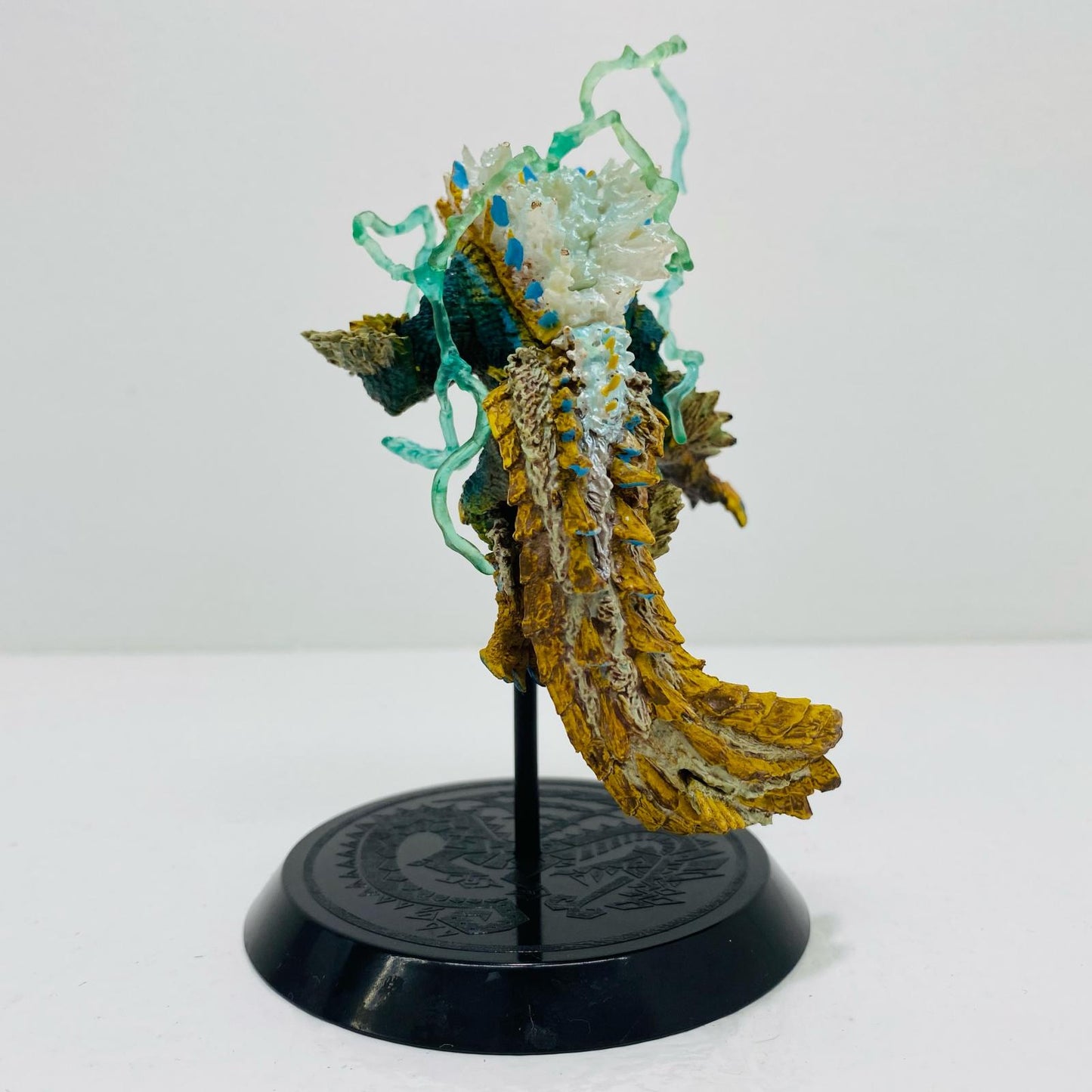 【中古】 ジンオウガ(超帯電状態) 「カプコンフィギュアビルダー スタンダードモデル モンスターハンター 怒りVer.2【フィギュア】