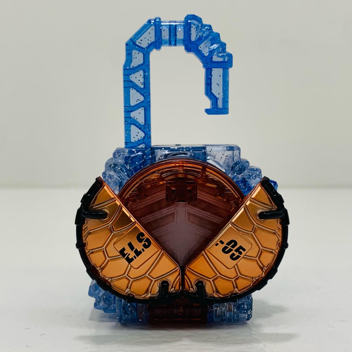 【中古】 'DXマツボックリエナジーロックシード「劇場版仮面ライダー鎧武サッカー大決戦!黄金の果実争奪杯!」プレミアムバンダイ限定'