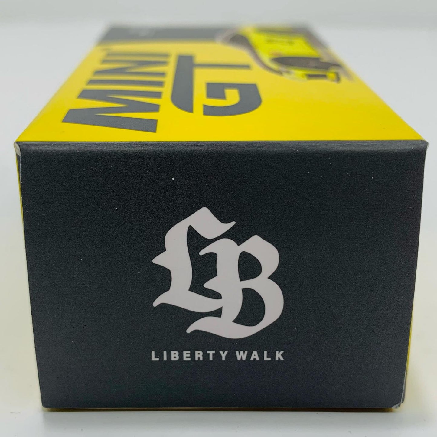 【中古】 1/64 Nissan Z LB★NATION WORKS 右ハンドル(イカズチイエロー) 「ミニGTシリーズ」