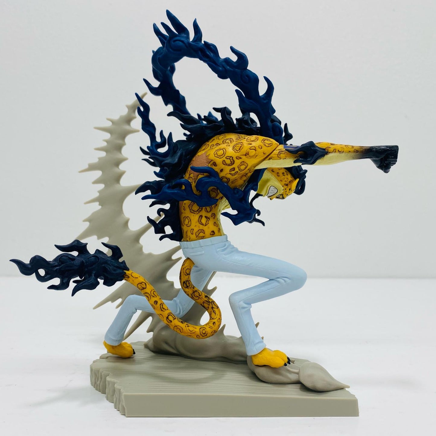 【中古】 ロブ・ルッチ戦光絶景-ROBLUCCIネコネコの実モデル:レオパルド(豹)覚醒フォルム-「ワンピース」【フィギュア】