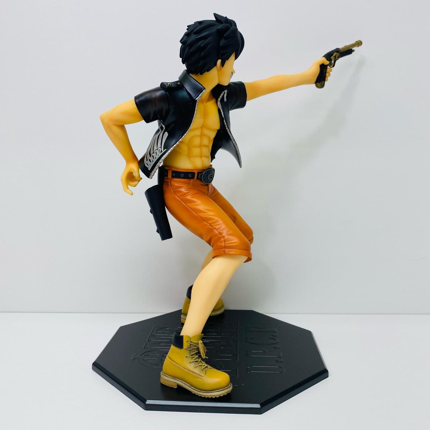 【中古】 ワンピース フィギュア モンキー・D・ルフィ 三銃士Ver. DOOR PAINTING COLLECTION 1/7塗装済み完成品 三銃士Ver.【フィギュア】【飾磨店】