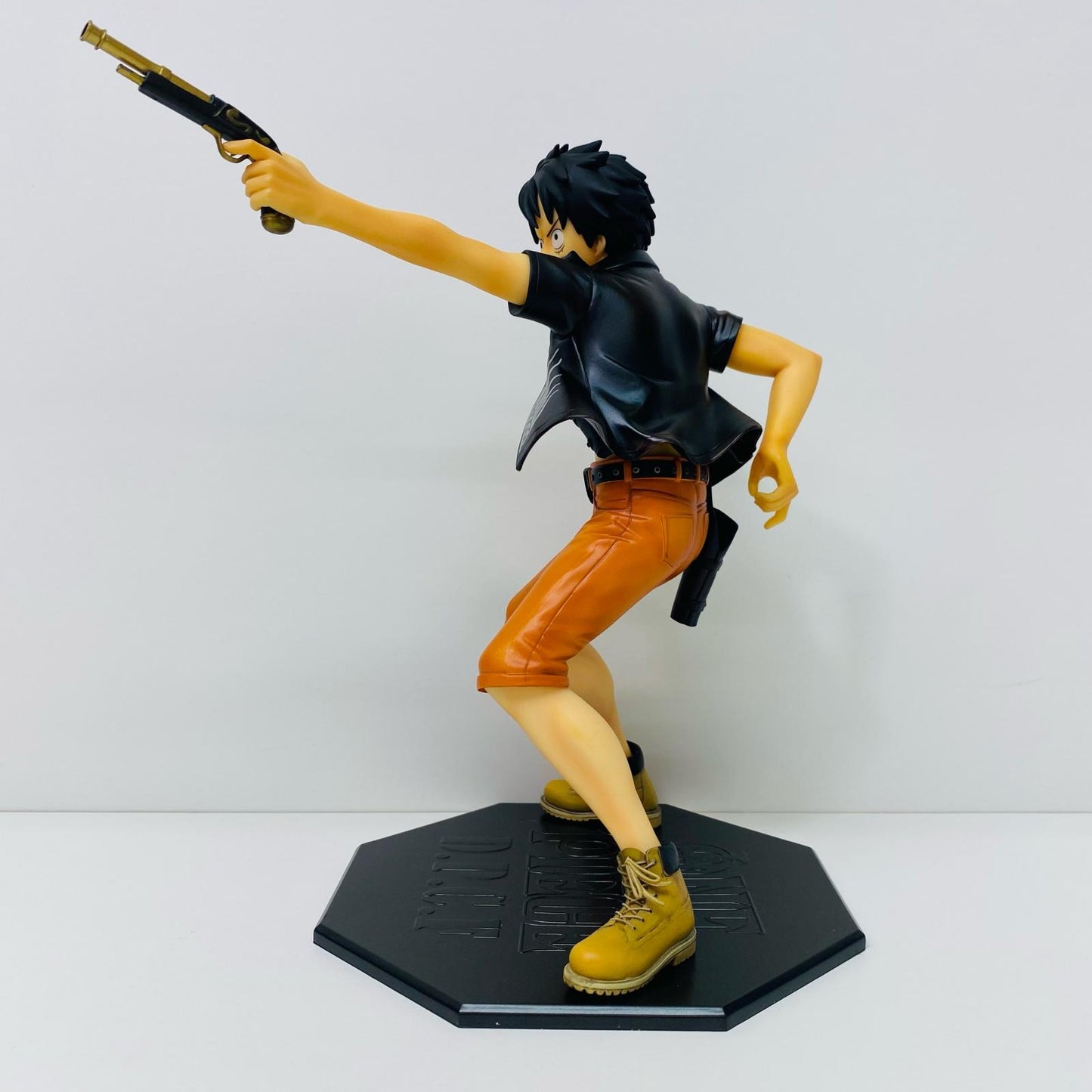 【中古】 ワンピース フィギュア モンキー・D・ルフィ 三銃士Ver. DOOR PAINTING COLLECTION 1/7塗装済み完成品 三銃士Ver.【フィギュア】【飾磨店】
