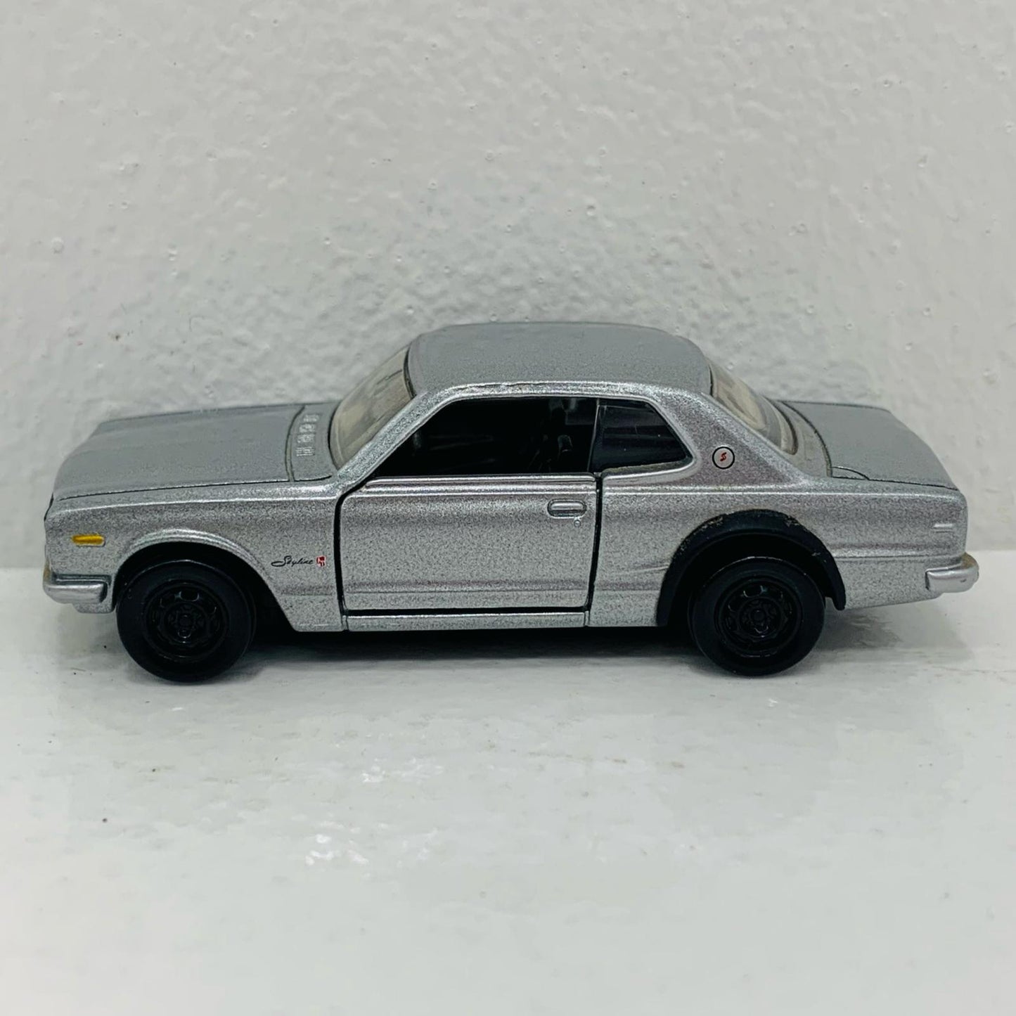 【中古】 1/61日産スカイラインGT-RKPGC10(シルバー)「トミカプレミアムNo.34」【飾磨店】