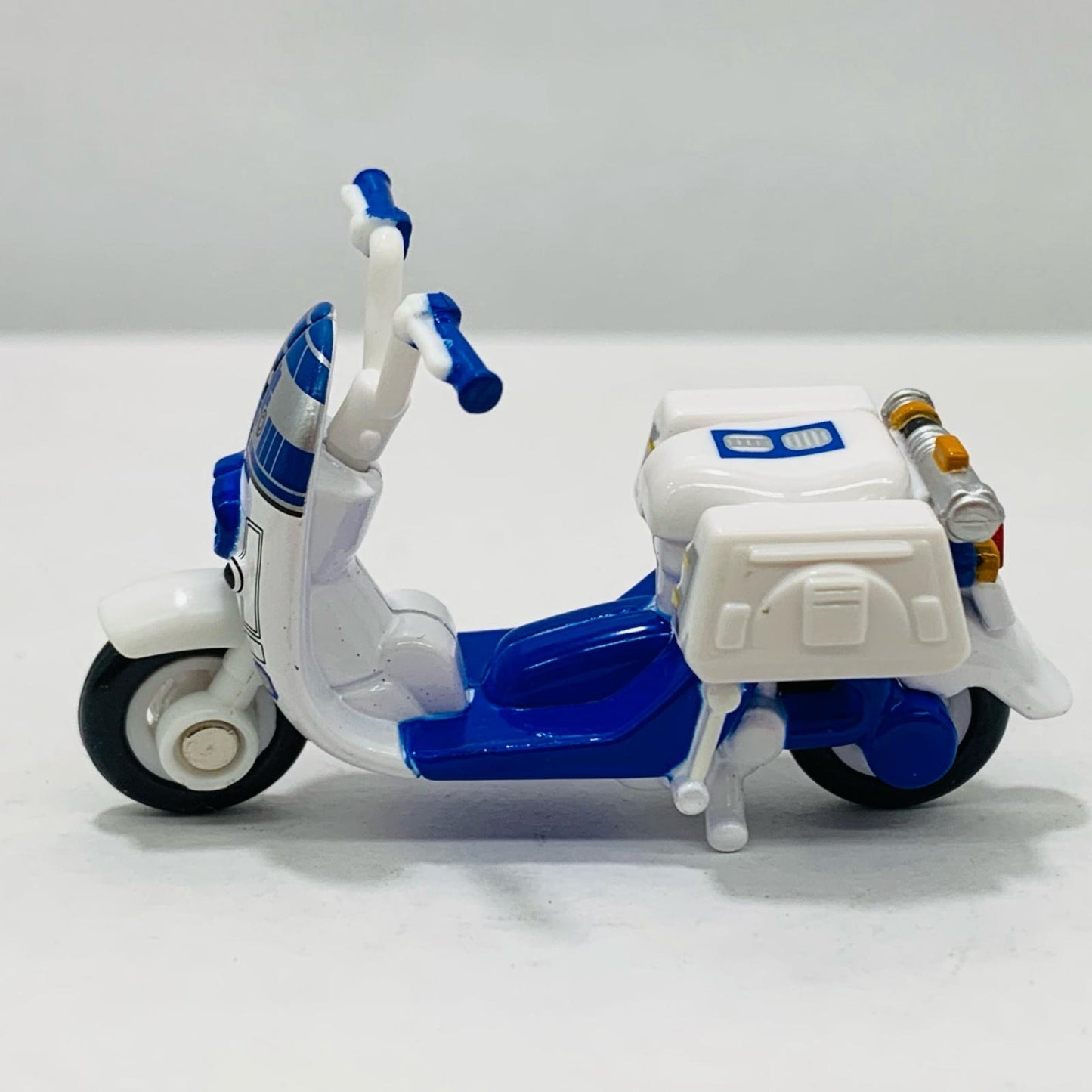 【中古】 R2-D2スクーター「トミカスター・ウォーズスター・カーズSC-05」【飾磨店】