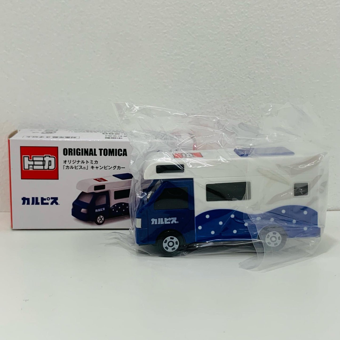 【中古】 カルピスキャンピングカー(ホワイト×ブルー)「トミカ」アサヒ飲料商品購入特典【飾磨店】