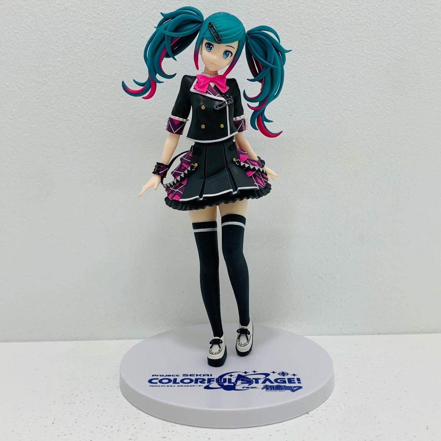【中古】 教室のセカイの初音ミク/スーパープレミアムフィギュア「プロジェクトセカイカラフルステージ!feat.初音ミク」【フィギュア】