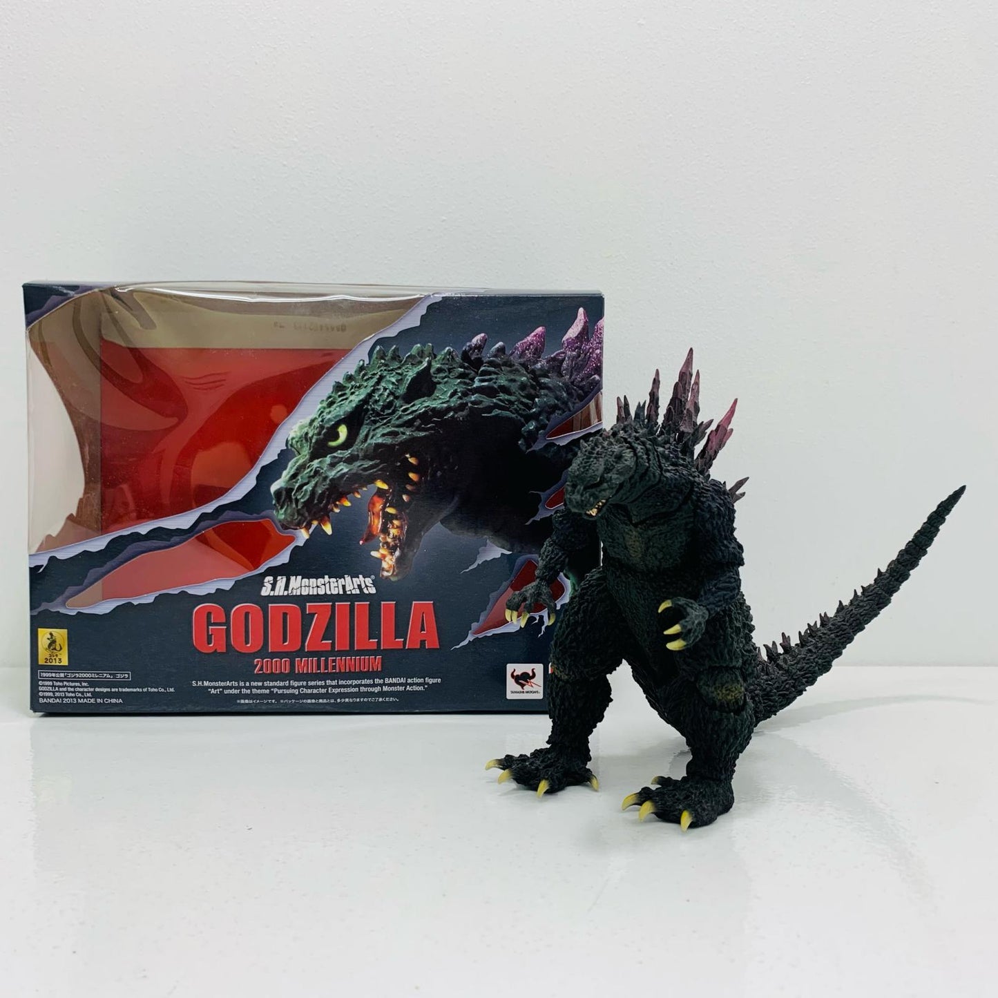 【中古】 S.H.MonsterArtsゴジラ2000ミレニアム「ゴジラ2000ミレニアム」【フィギュア】【飾磨店】