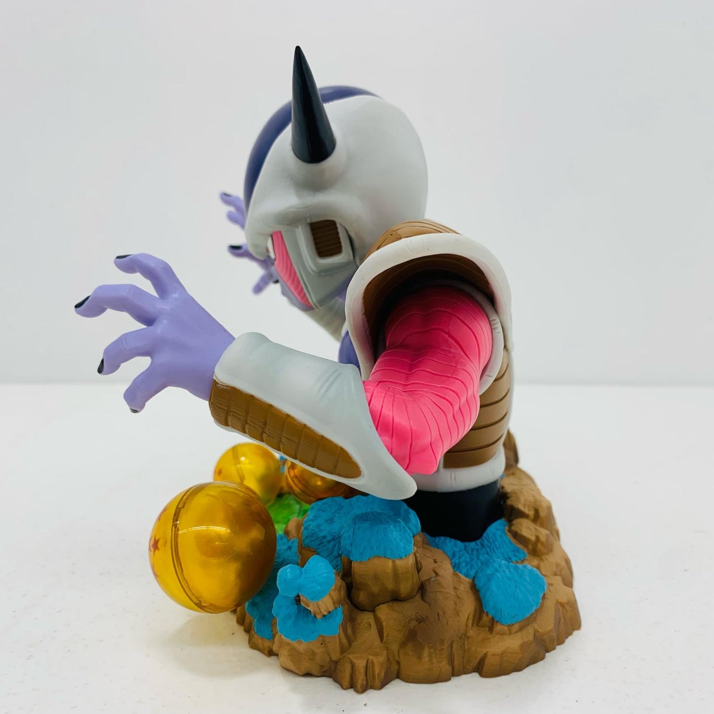 【中古】 E賞DIORAMAFIGURE-悪の帝王フリーザ-「VSオムニバスCROSS/一番くじドラゴンボール」 ドラゴンボール フィギュア 悪の帝王フリーザ 一番くじ VSオムニバスCROSS E賞 DIORAMAFIGURE【フィギュア】【飾磨店】