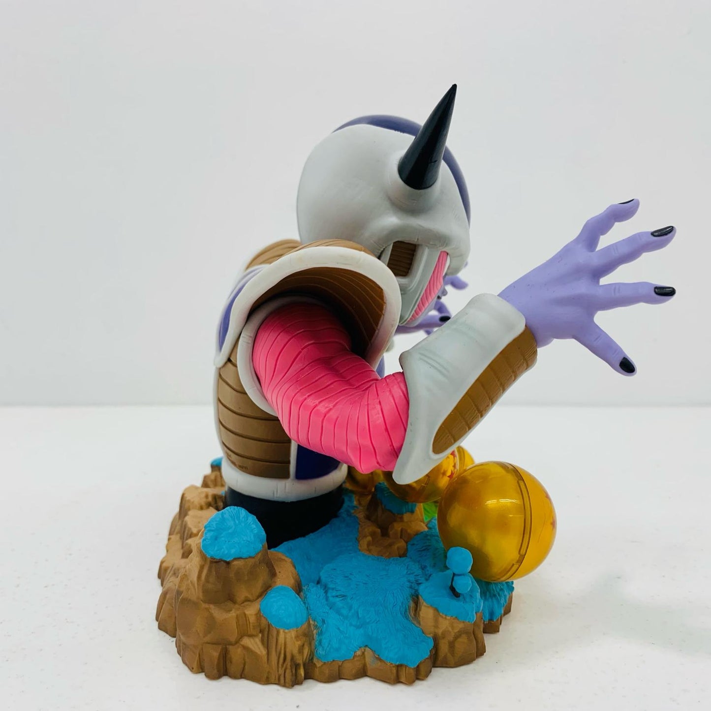 【中古】 E賞DIORAMAFIGURE-悪の帝王フリーザ-「VSオムニバスCROSS/一番くじドラゴンボール」 ドラゴンボール フィギュア 悪の帝王フリーザ 一番くじ VSオムニバスCROSS E賞 DIORAMAFIGURE【フィギュア】【飾磨店】