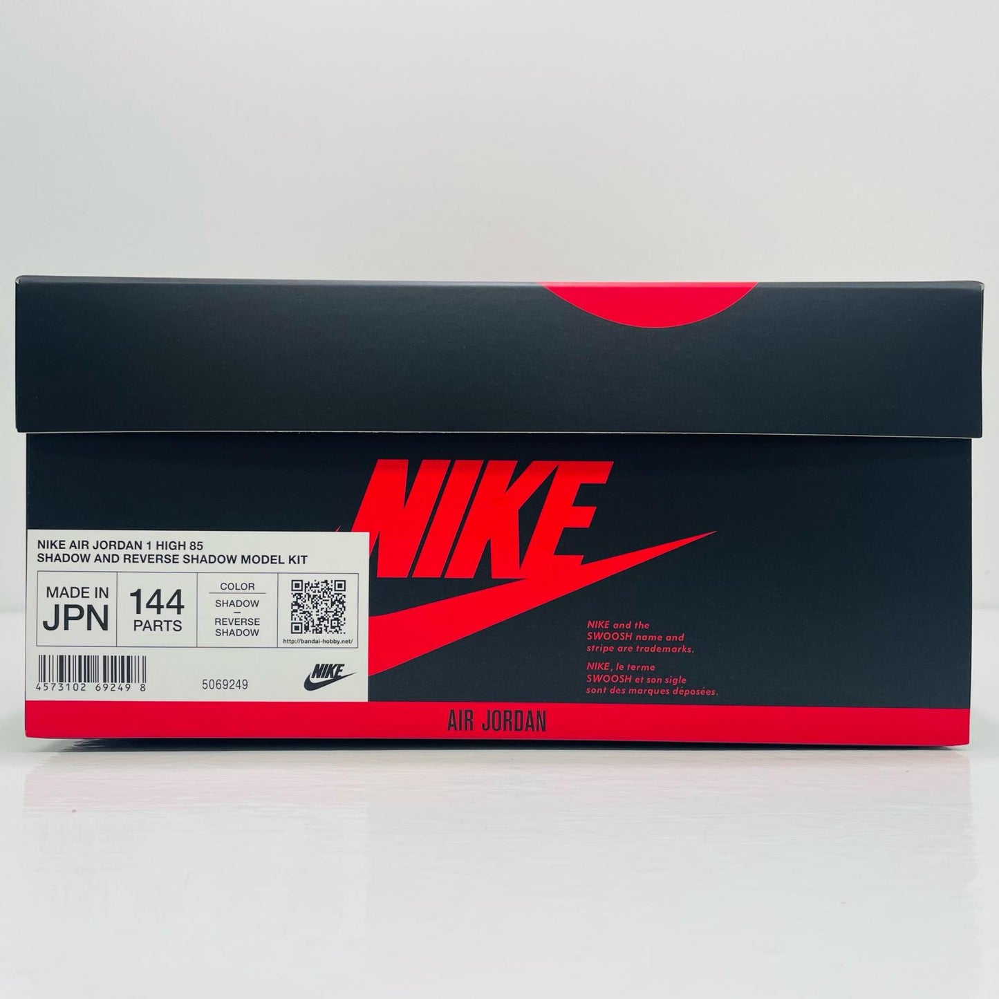 NIKE AIR JORDAN 1 HIGH 85 SHADOW AND REVERSE SHADOW MODEL KIT プレミアムバンダイ限定
