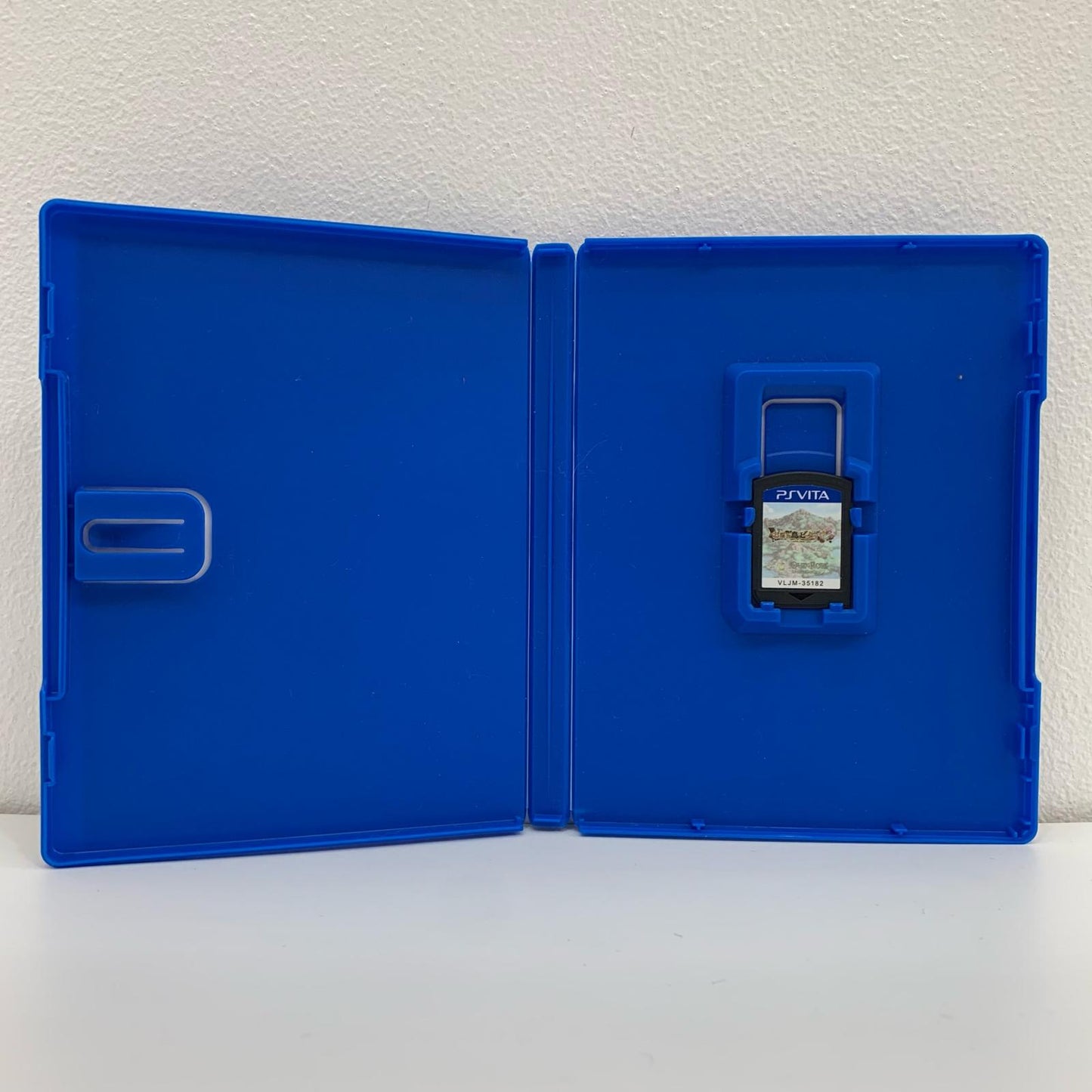 【中古】 ゲームソフト 通常版 新装版 お菓子な島のピーターパン プレイステーション・ヴィータ VLJM-35182