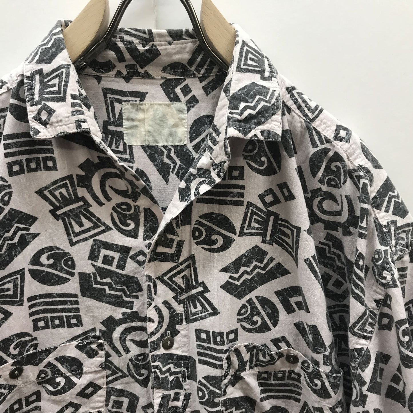 【中古】 半袖シャツ 80~90年代 ピンクとブラック ポップエスニック全柄 総柄半袖 シャツ アロハシャツ ロカビリー風? XL ピンク【加古川物流】