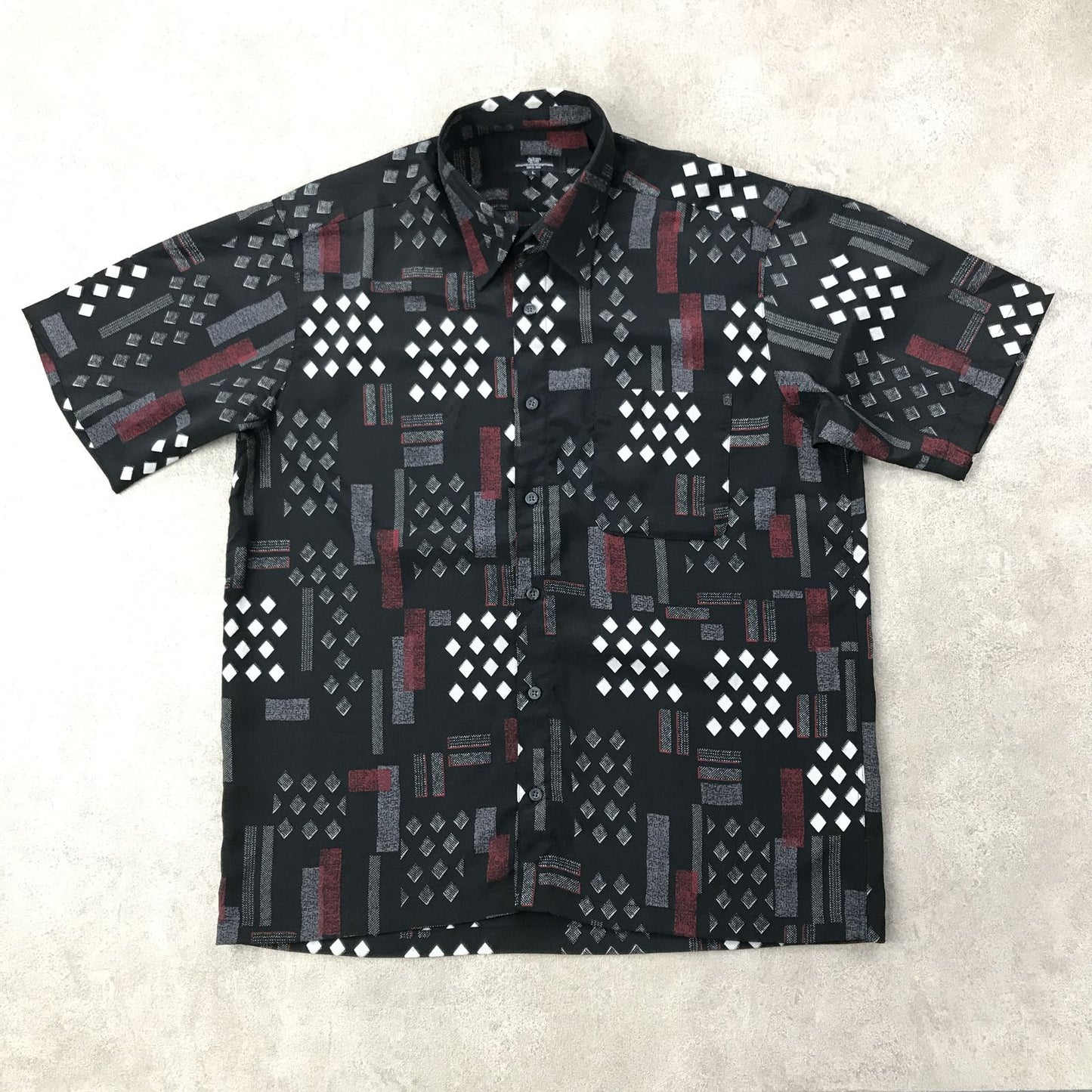 【中古】 半袖シャツ L 90年代 JPN VINTAGE Adam & Eve 総柄 ポリエステルシャツ半袖 四角ひし形連続 赤と黒白 アート風柄 ビンテージ その他【加古川物流】