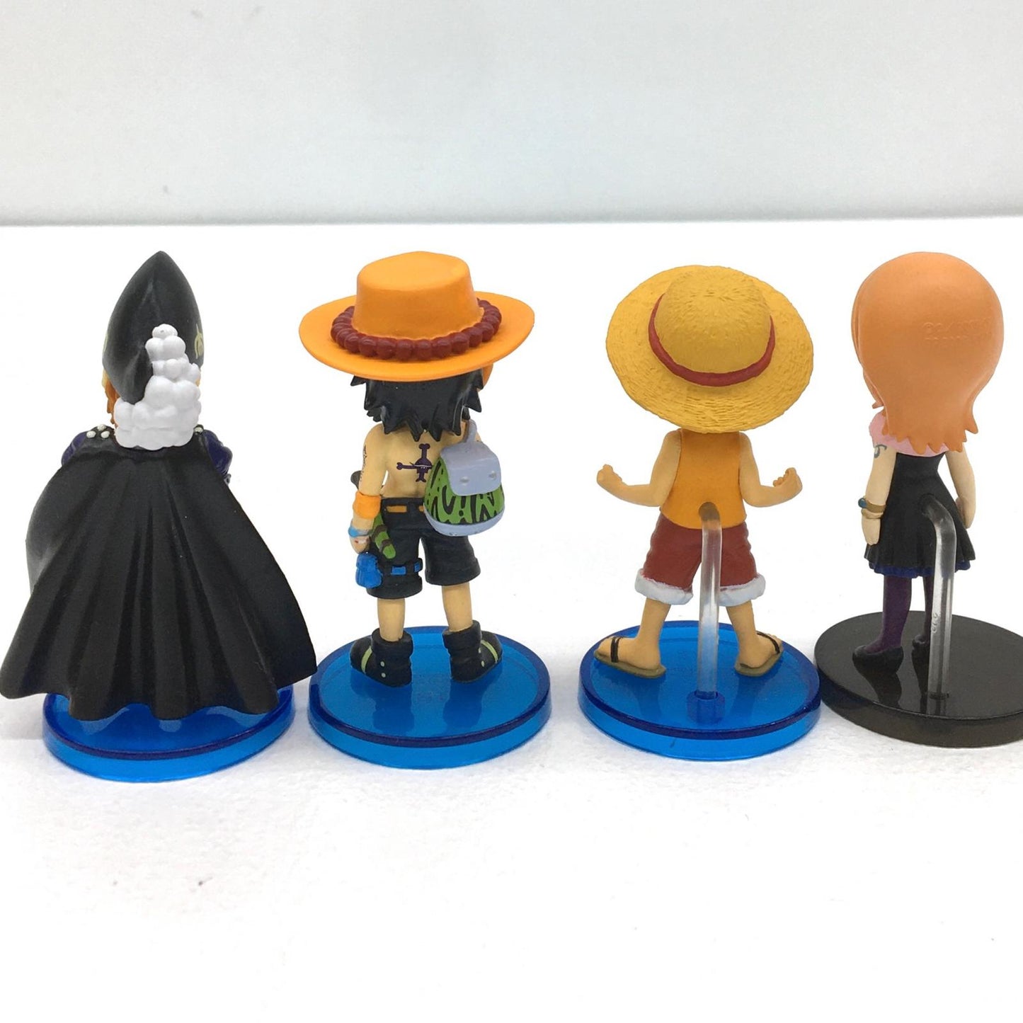 【中古】 ワンピース フィギュア エース ドレーク ナミ ルフィ ワールドコレクタブル 4体セット【フィギュア】【加古川物流】