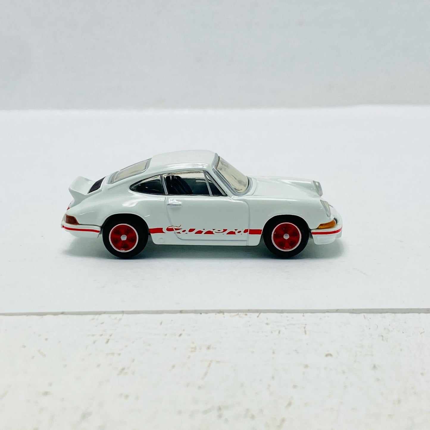 1/61 Porsche 911 Carrera RS 2.7 (White x Red) "Tomica Premium 12"