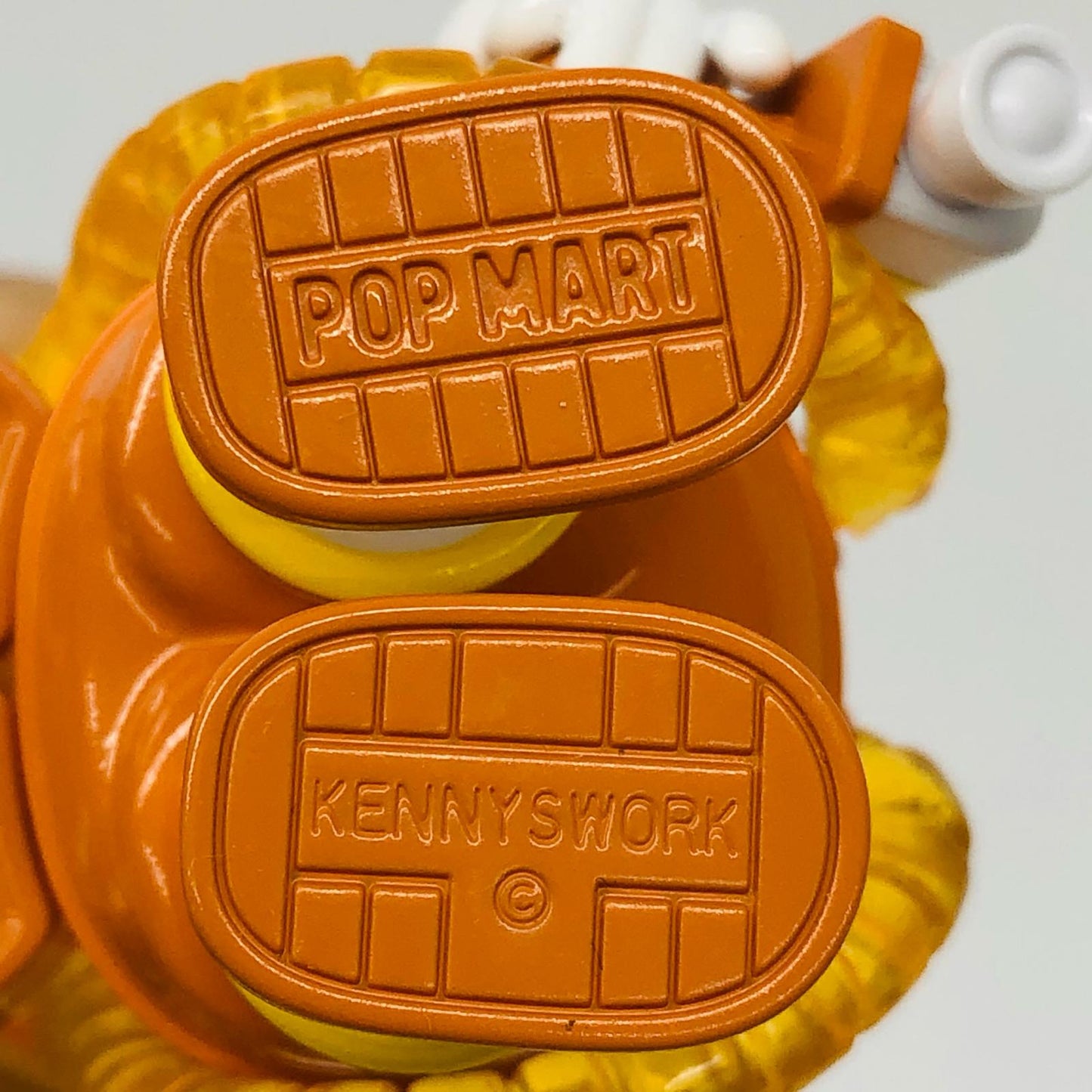 フィギュア LAMO 「POPMART MEGA SPACE MOLLY 100%×emoji シリーズ」 LAMO POPMART【フィギュア】【飾磨店】