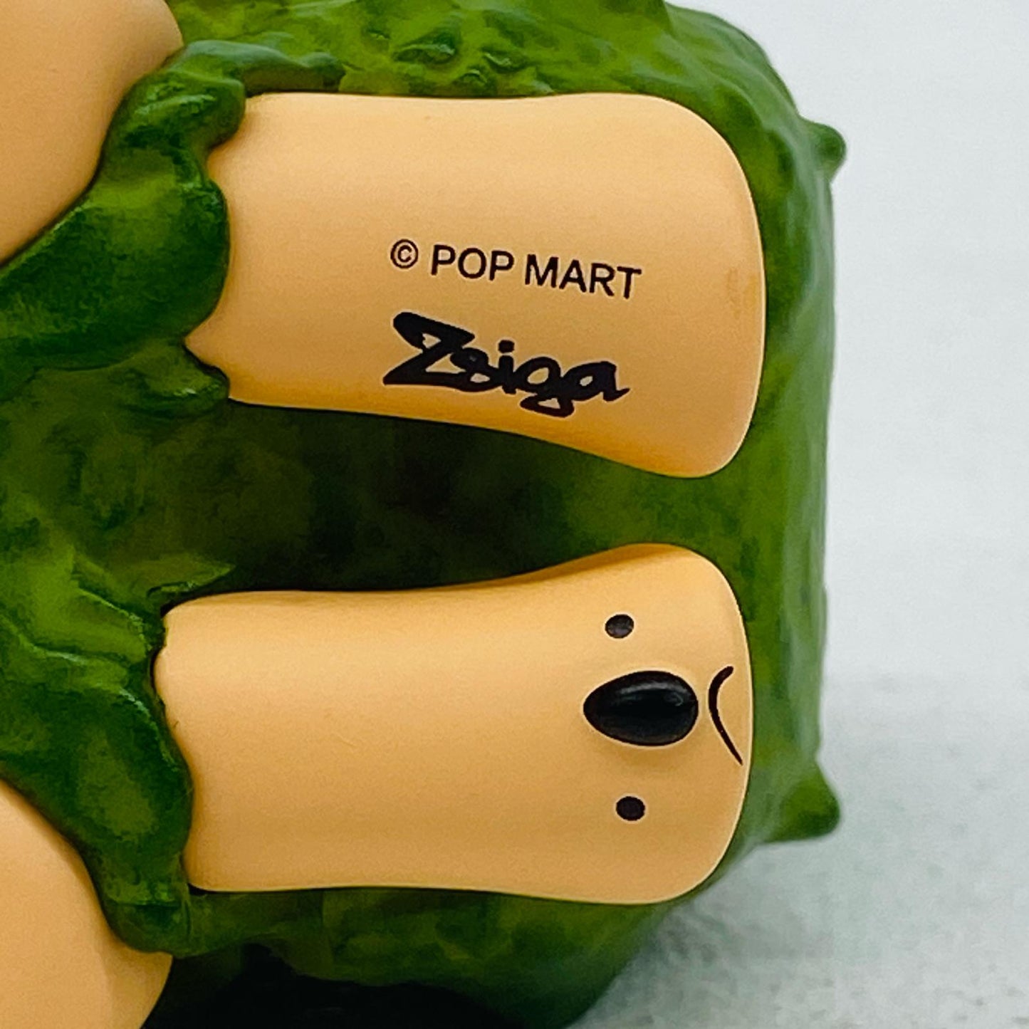 フィギュア Trying to Think 「POPMART Hand in Hand シリーズ」 Trying to Think Hand in Hand【フィギュア】【飾磨店】