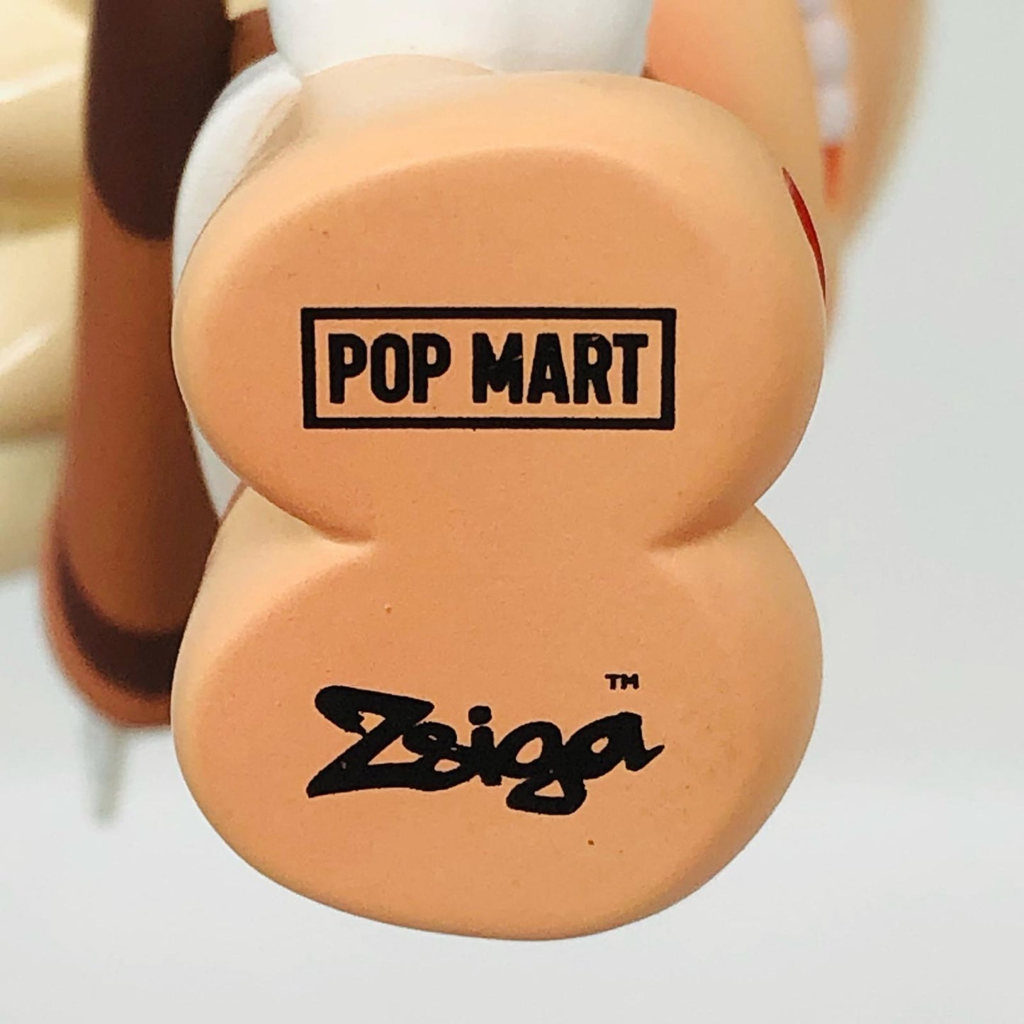 Timid Hunter 「POPMART ZSIGA Walking Into The Forest シリーズ」【フィギュア】