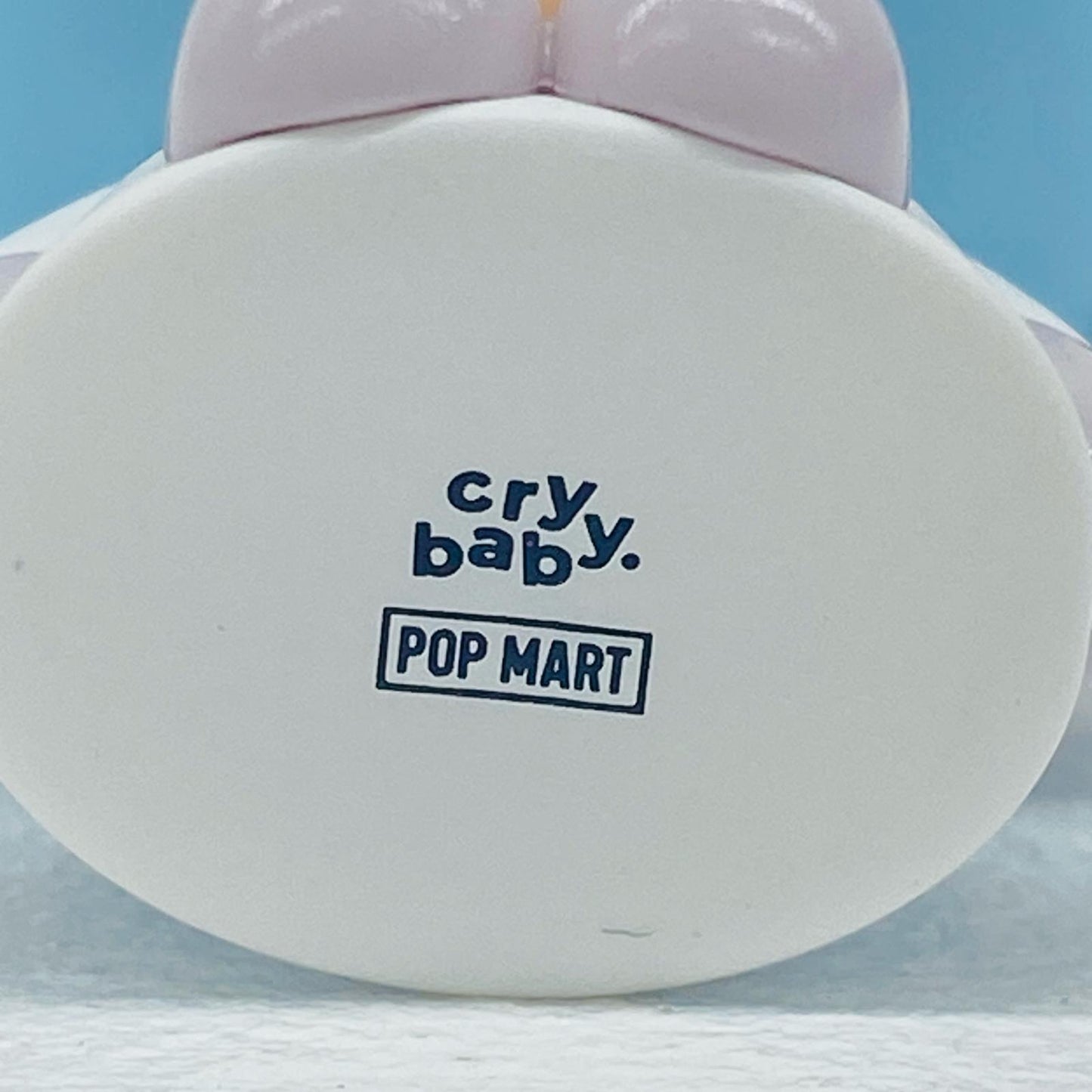 フィギュア The Outsider -Mini 「POPMART CRYBABY CRYING TO THE MOON SITTING シリーズ」 The Outsider CRYBABY CRYING TO THE MOON SITTING【フィギュア】【飾磨店】