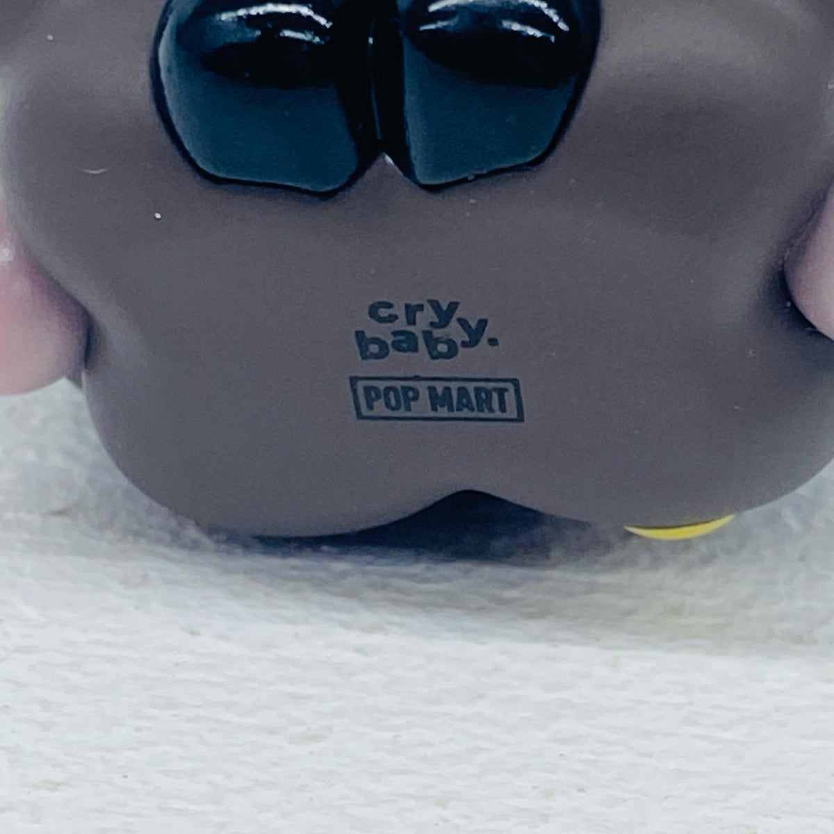 フィギュア The Night Sky -Mini 「POPMART CRYBABY CRYING TO THE MOON SITTING シリーズ」 The Night Sky CRYBABY CRYING TO THE MOON SITTING【フィギュア】【飾磨店】