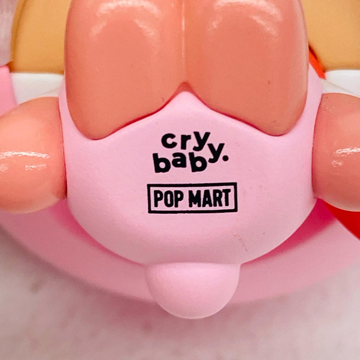 フィギュア The Rabbit on the Moon -Mini 「POPMART CRYBABY CRYING TO THE MOON SITTING シリーズ」 The Rabbit on the Moon CRYBABY CRYING TO THE MOON SITTING【フィギュア】【飾磨店】