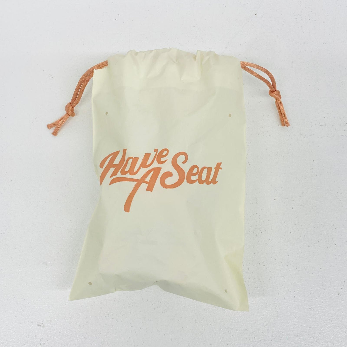 ぬいぐるみ ZIZI 「POP MART THE MONSTERS Have a Seat ぬいぐるみマスコット」POPMART ZIZI THE MONSTERS Have a Seat ぬいぐるみマスコット【飾磨店】