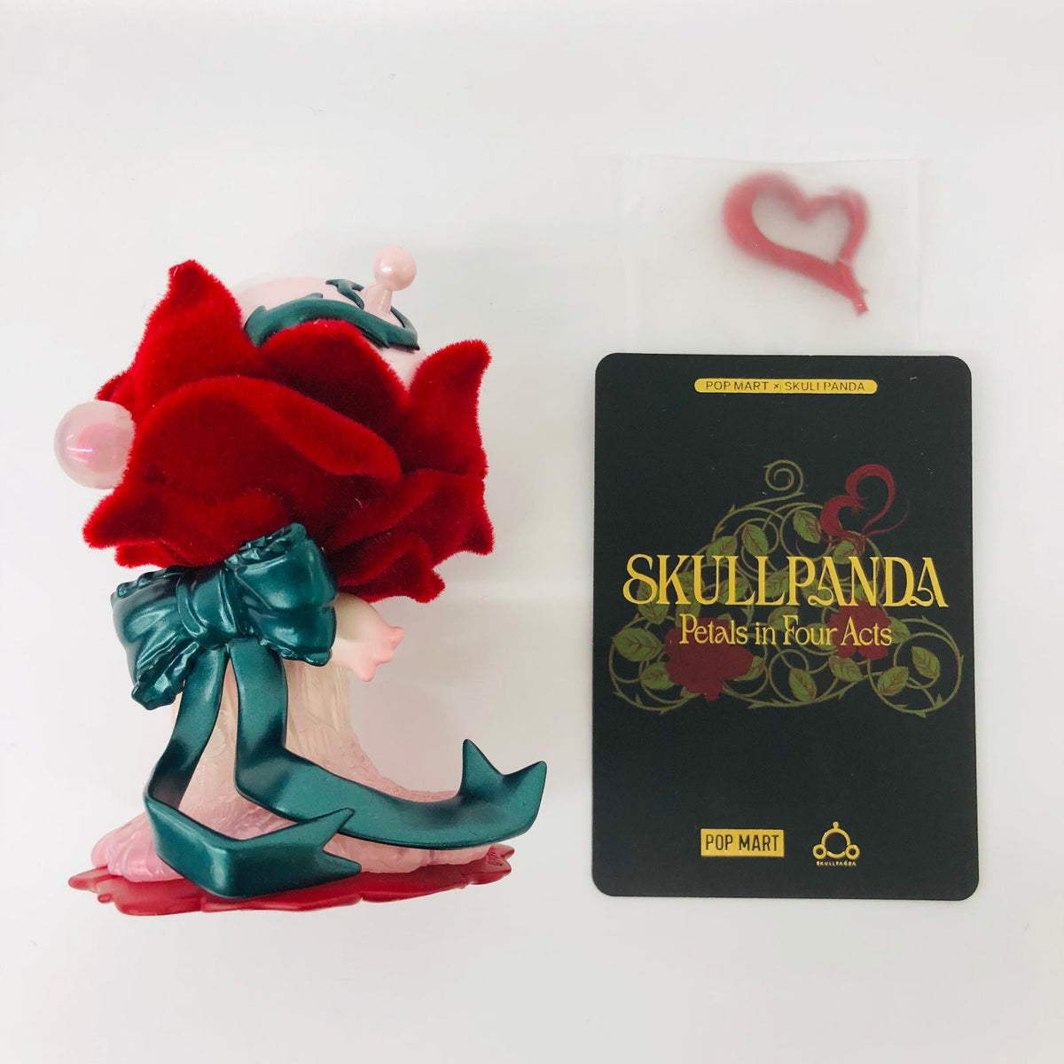 フィギュア The Vow 「POPMART SKULLPANDA Petals in Four Acts シリーズ」 The Vow SKULLPANDA Petals in Four Acts シリーズ【フィギュア】【加古川物流】