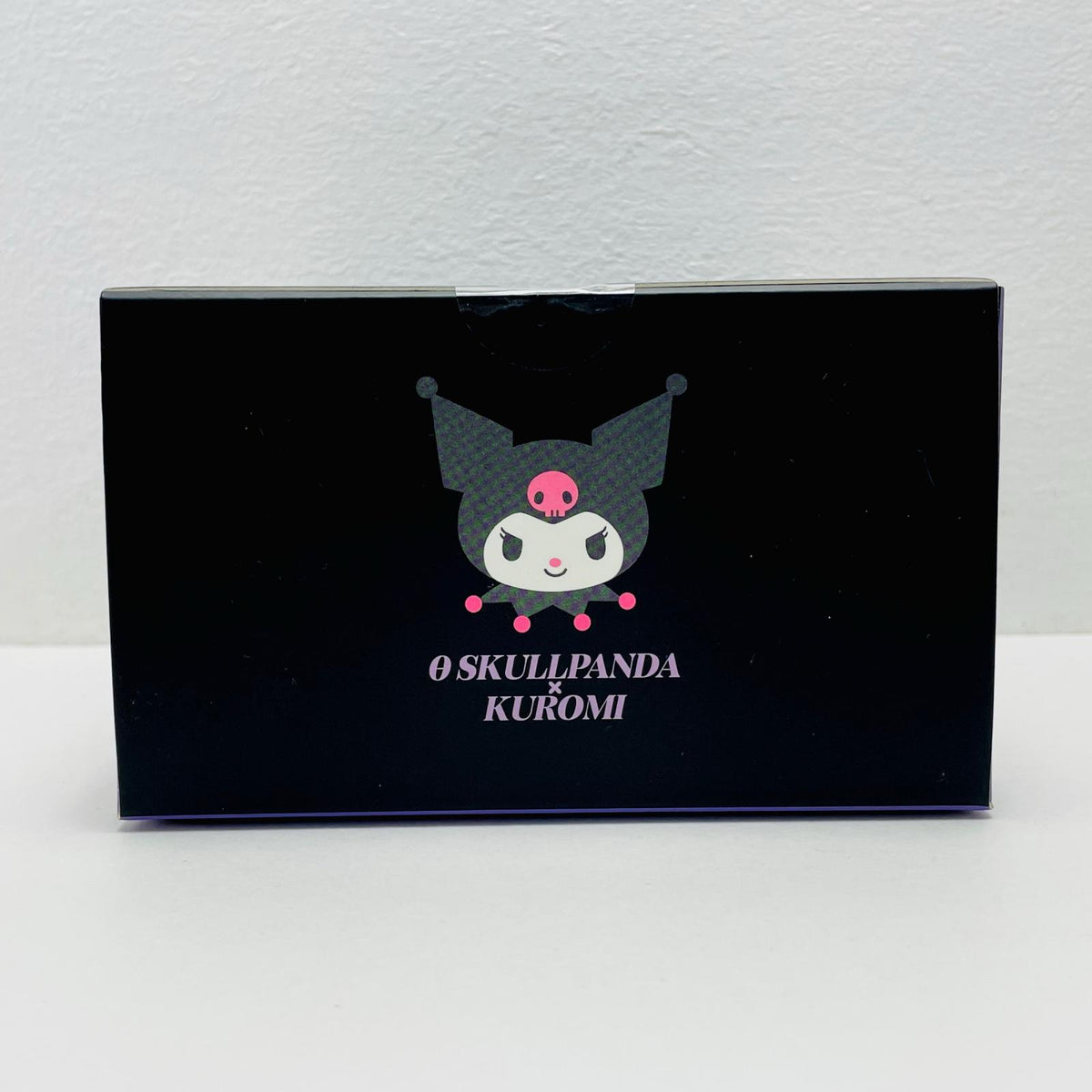 ぬいぐるみ SKULLPANDA×KUROMI ぬいぐるみペンダント 「POPMART SKULLPANDA×サンリオキャラクターズ」 KUROMI SKULLPANDA×サンリオキャラクターズ【加古川物流】