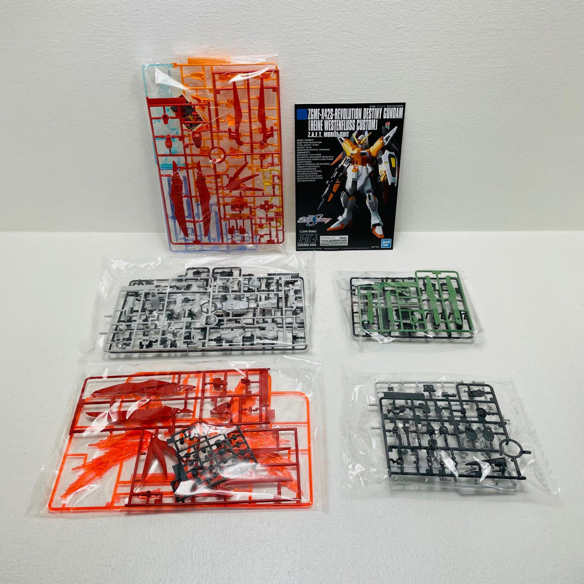 プラモデル 1/144HGCEZGMF-X42S-REVOLUTIONデスティニーガンダム(ハイネ専用機)「機動戦士ガンダムSEEDDESTINY」 ZGMF-X42S-REVOLUTIONデスティニーガンダム HG【加古川物流】