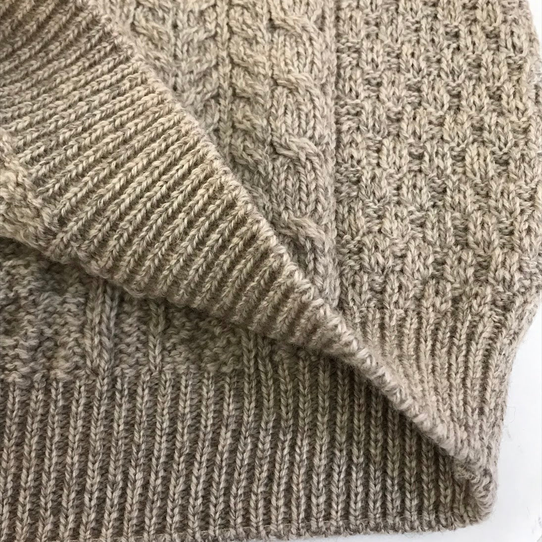 INVERALLAN | インバーアラン ケーブル編み セーター ベージュ サイズ:M【倉吉店】