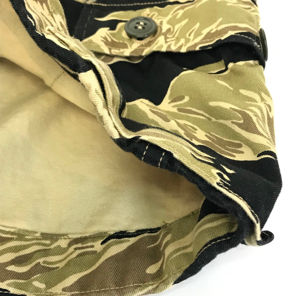 Buzz Rickson's | バズリクソンズ GOLD TIGER PATTERNS SHORTS ハーフパンツ ショートパンツ BR51904 カモ サイズ:XL【倉吉店】
