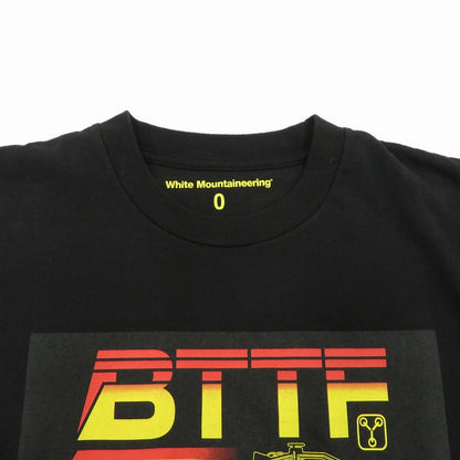 WHITE MOUNTAINEERING | ホワイトマウンテニアリング ×BACK TO THE FUTURE 半袖Ｔシャツ WM2471521 ブラック【瀬戸大橋店】