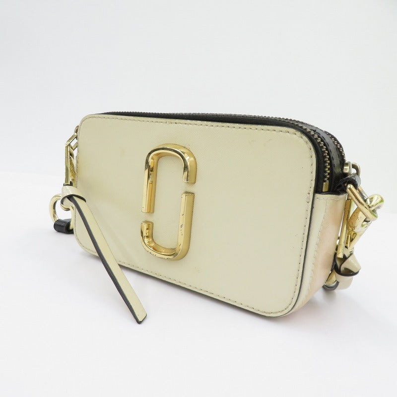 MARC JACOBS | マークジェイコブス ザ スナップショット ショルダーバッグ M0012007 ベージュ【瀬戸大橋店】