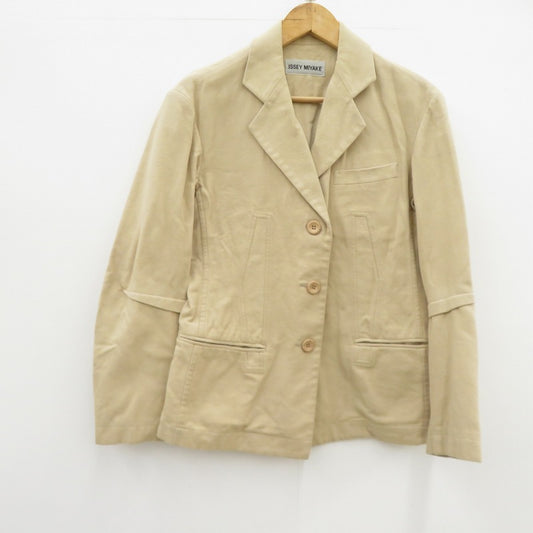 ISSEY MIYAKE | イッセイミヤケ ジャケット その他アウター IM93-FD042 ベージュ サイズ：M【瀬戸大橋店】