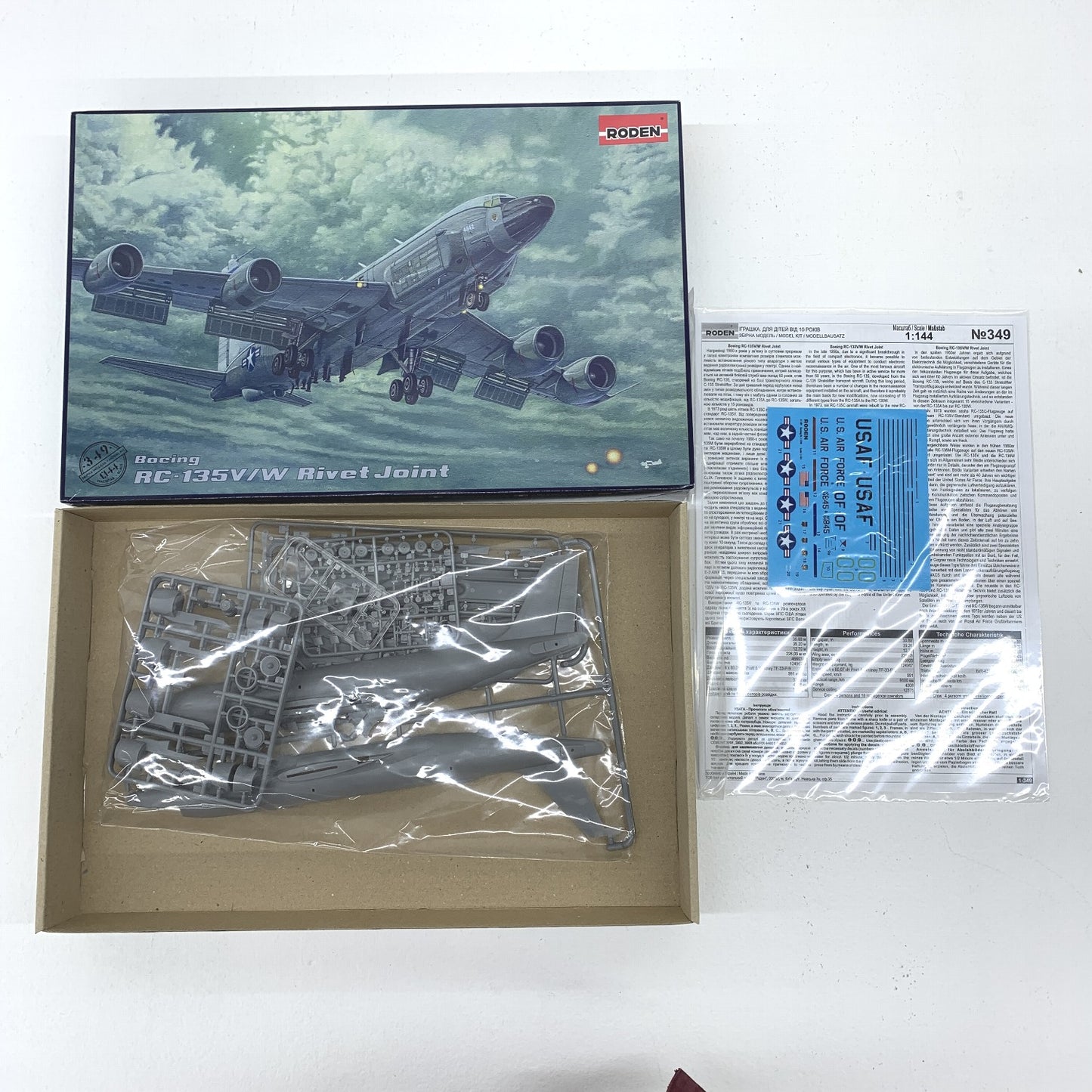 未組立 1/144 米 ボーイング RC-135V/W リベットジョイント 情報収集機 / RE14349 ローデン RODEN..