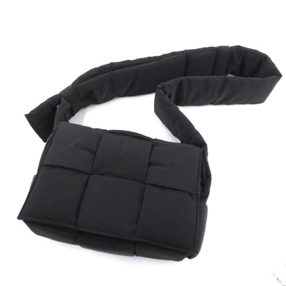 BOTTEGA VENETA | ボッテガヴェネタ スモール パデッド テック カセット ショルダーバッグ 755182VBO818803 ブラック【瀬戸大橋店】
