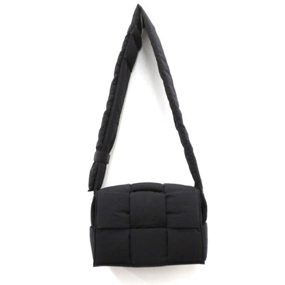 BOTTEGA VENETA | ボッテガヴェネタ スモール パデッド テック カセット ショルダーバッグ 755182VBO818803 ブラック【瀬戸大橋店】