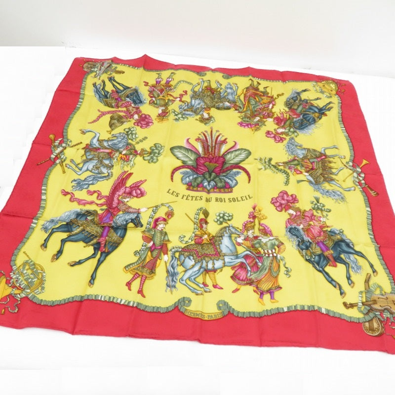 HERMES | エルメス カレ 90 LES FETES DU ROI SOLEIL 「太陽王の祝典」 ハンカチ レッド【瀬戸大橋店】