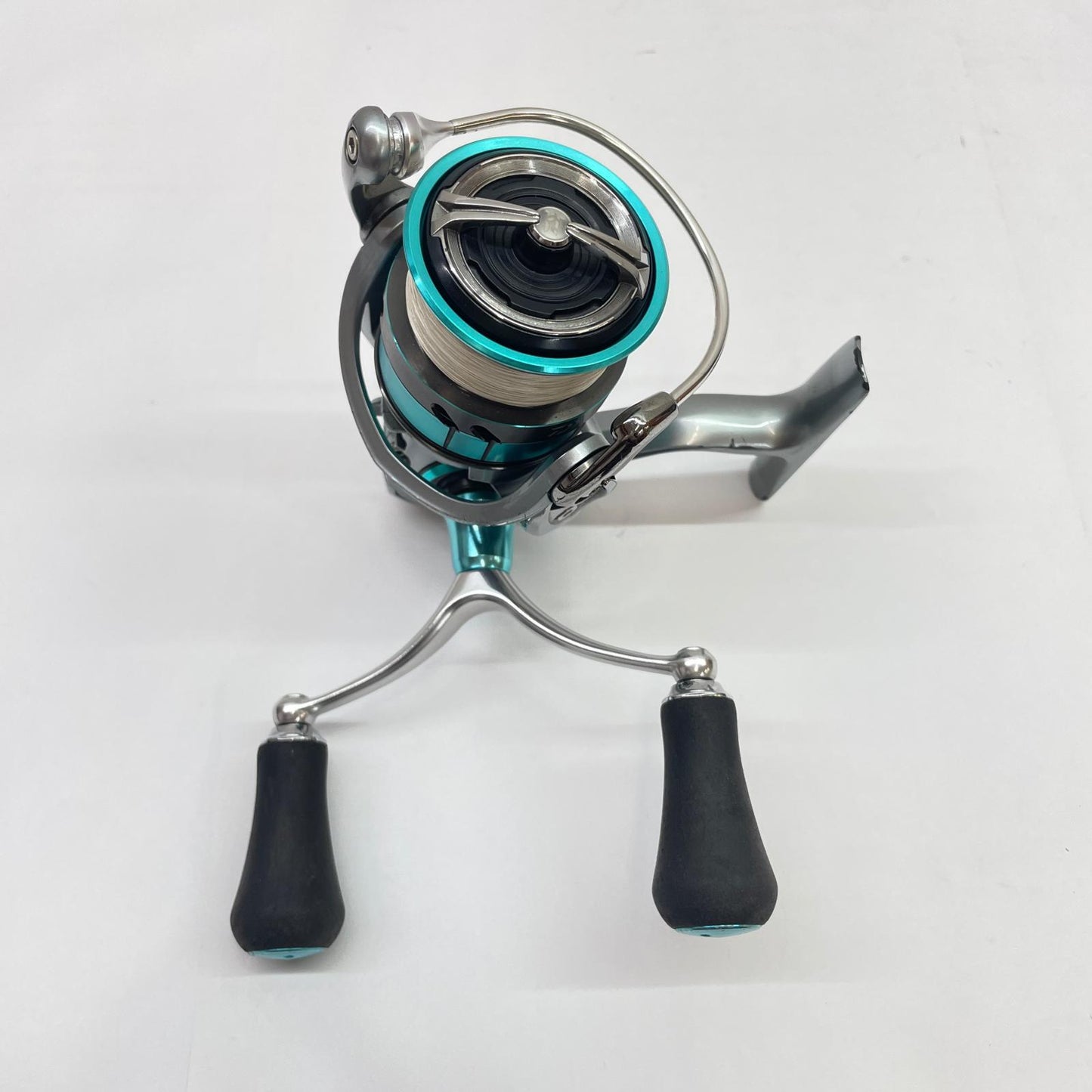 【フィッシング/釣り/釣具/リール】 【スピニングリール】Daiwa | ダイワ 18エメラルダスAIRLT3000S-CXH ※全体的に目立つキズ多数あり【瀬戸大橋店】