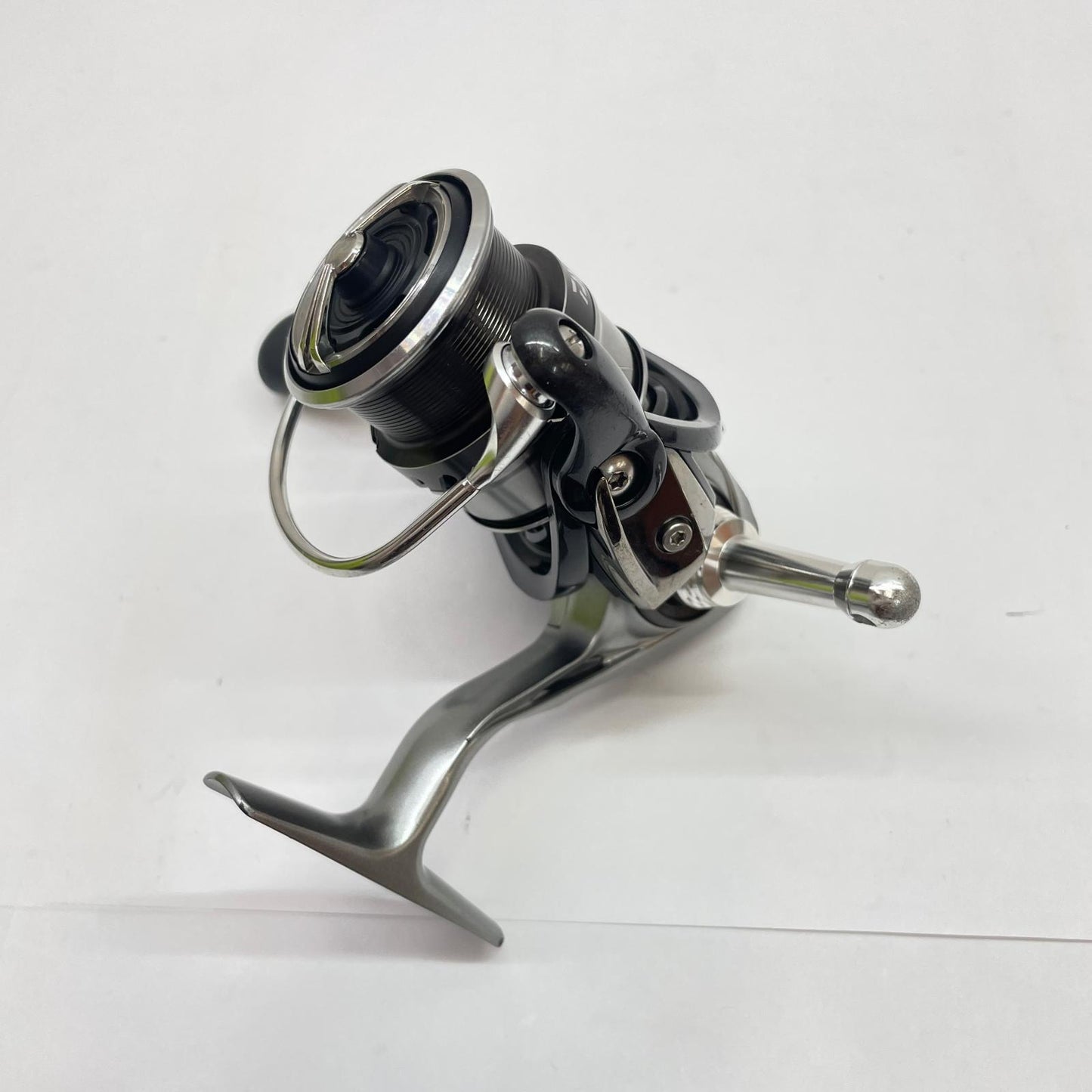 【フィッシング/釣り/釣具/リール】 【スピニングリール】Daiwa | ダイワ 18カルディアLT2000S ※カスタム品純正パーツありません。【瀬戸大橋店】