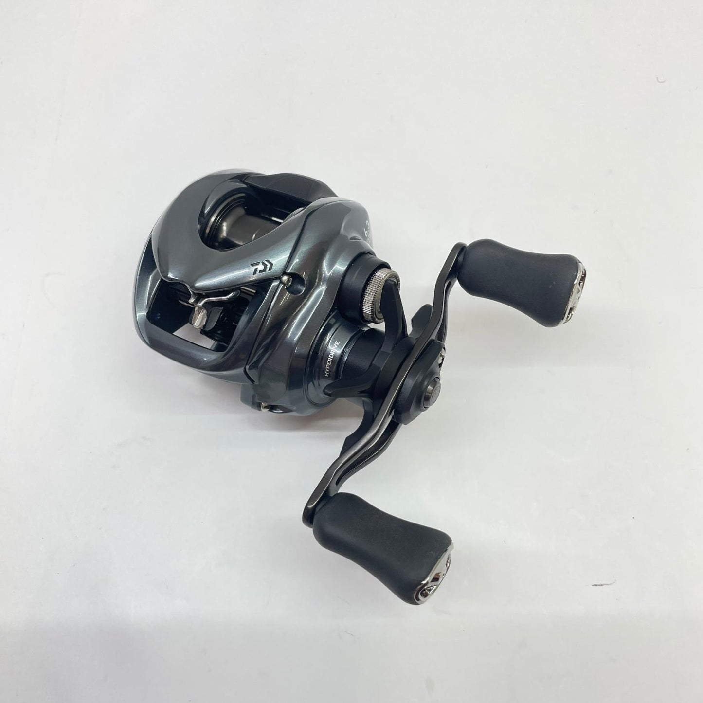 【フィッシング/釣り/釣具/リール】 【ベイトリール/左ハンドル】Daiwa | ダイワ 25タトゥーラSVTW100L 00630152【瀬戸大橋店】
