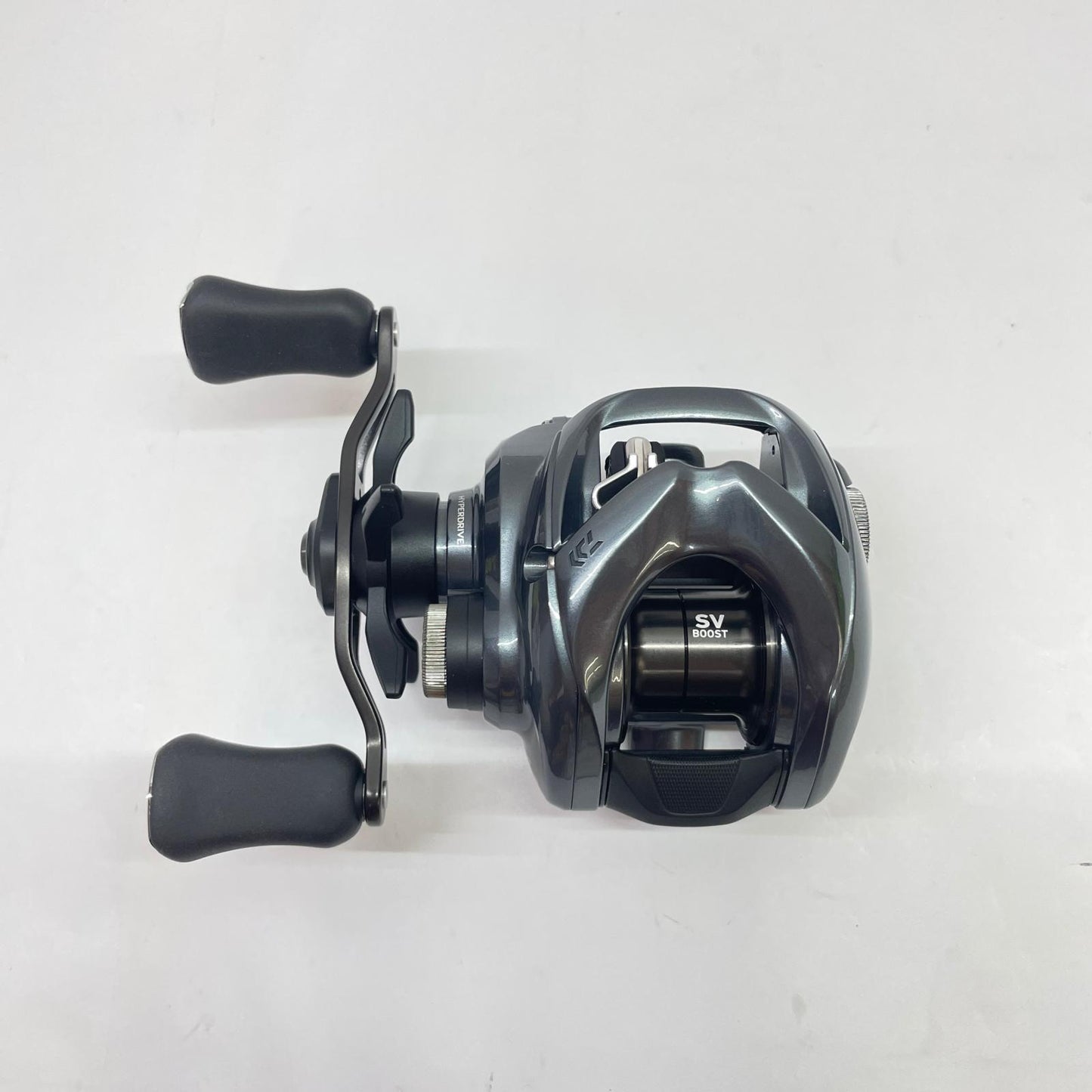 【フィッシング/釣り/釣具/リール】 【ベイトリール/左ハンドル】Daiwa | ダイワ 25タトゥーラSVTW100L 00630152【瀬戸大橋店】