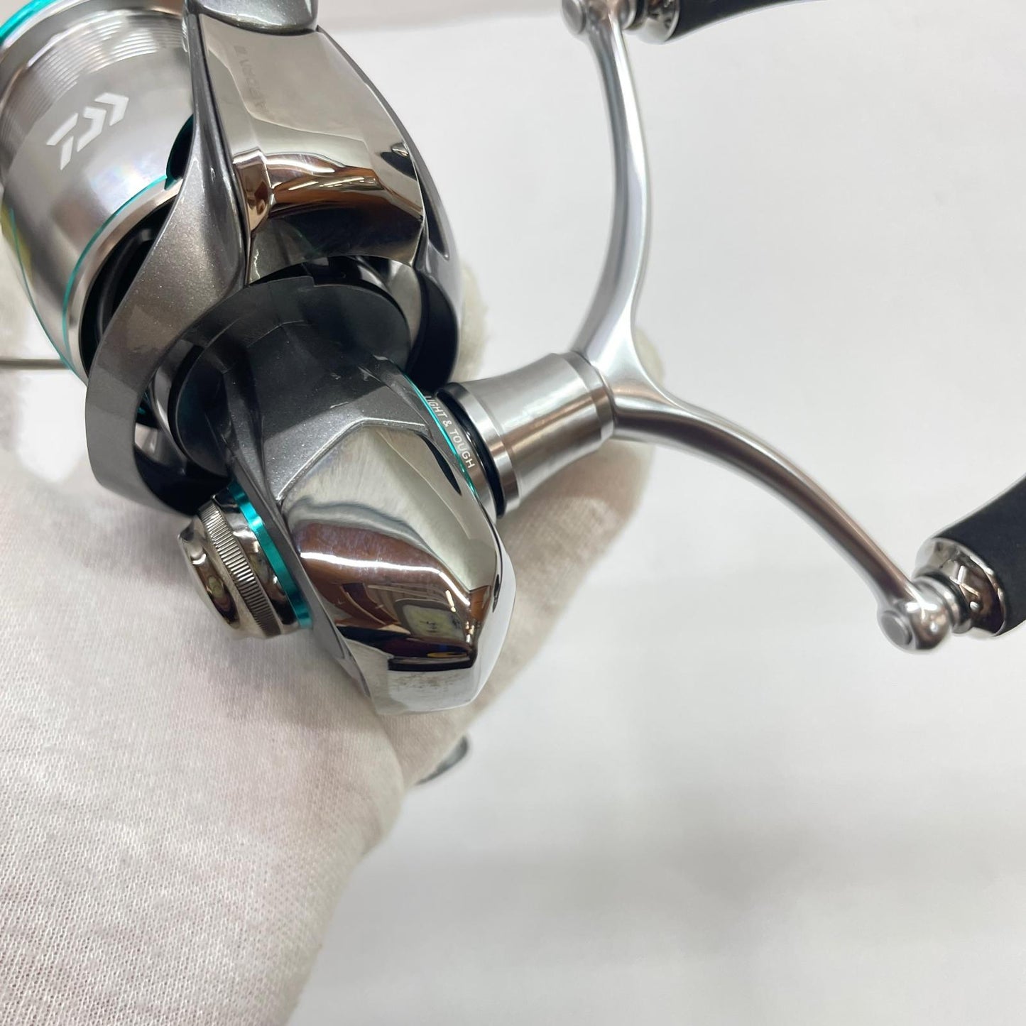 【フィッシング/釣り/釣具/リール】 【スピニングリール】Daiwa | ダイワ 25エメラルダスAIRLT2500S-DH 00061321【瀬戸大橋店】